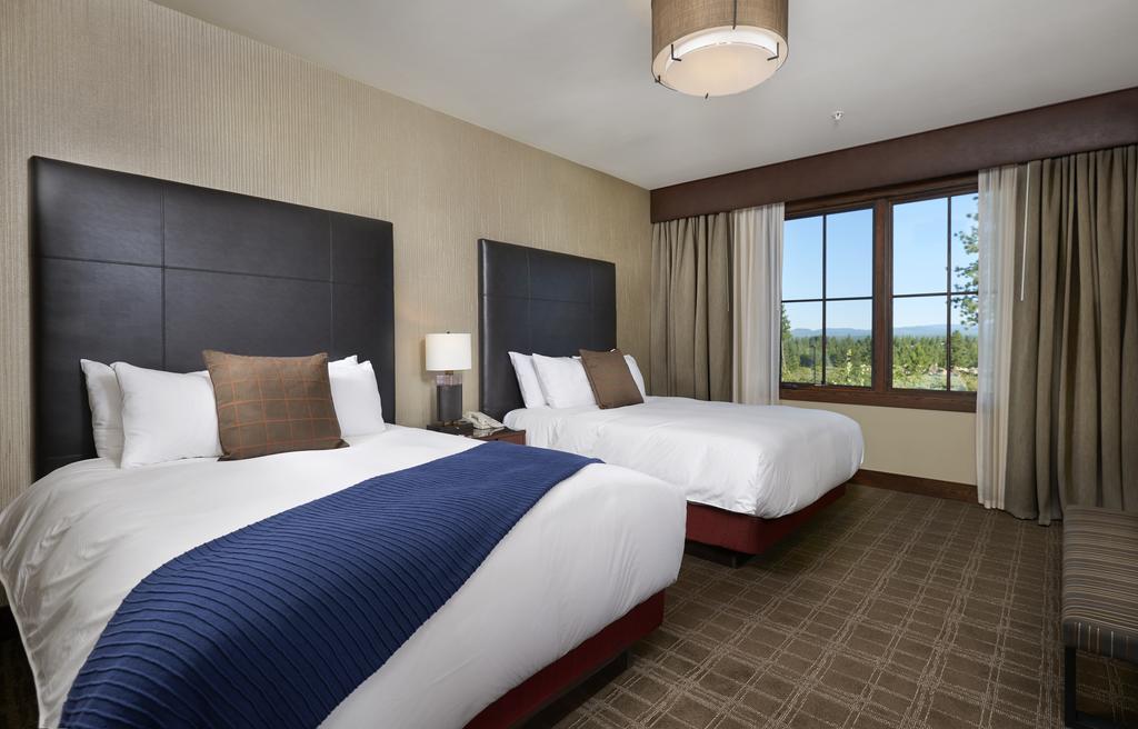 Tetherow Hotel Deschutes River Woods Room photo