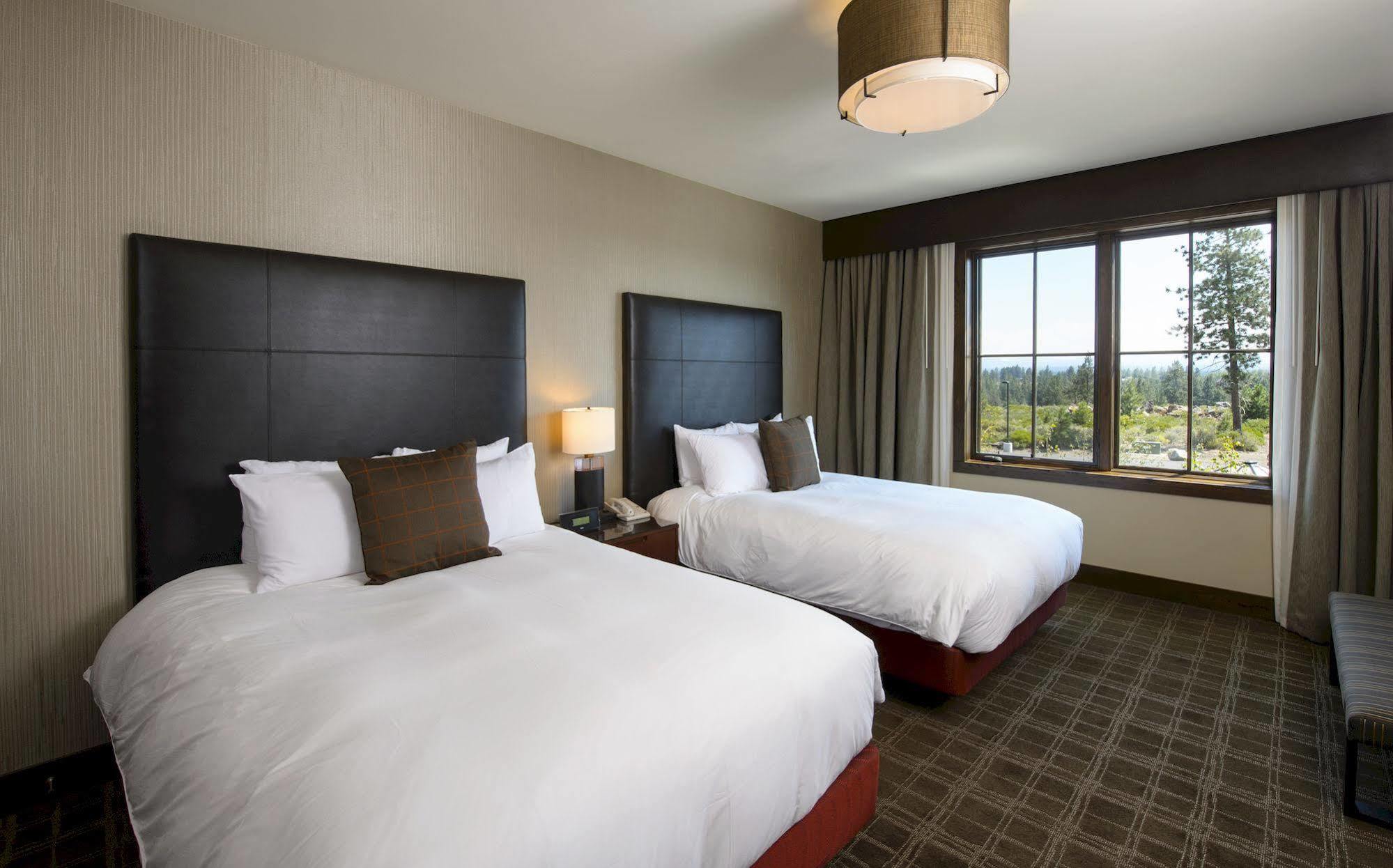 Tetherow Hotel Deschutes River Woods Exterior photo